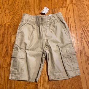 The children’s place cargo tan shorts 💚